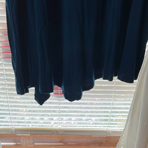 Dressy blue top with rhinestones at that line size 2X a Jacqueline Smith - Picture 4 of 4